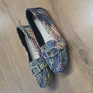 Anne‎ Klein Vibrant Patterned Loafers